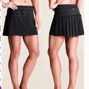 Athleta runaround skort size medium